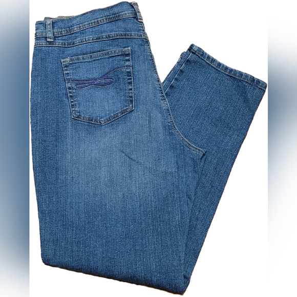 ✨️Host Pick Style & Co Petite Plus Tummy Control Medium Wash Slim Leg Jeans, 16P - Picture 3 of 8